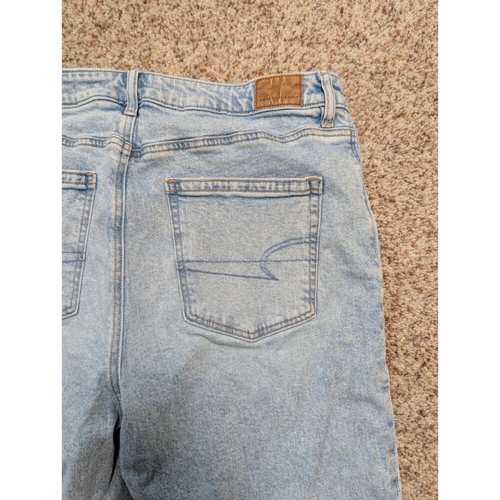 American Eagle Women's Mom Jean Strigid Light Wash Denim Cotton Pants 12 X-Short - Picture 3 of 9
